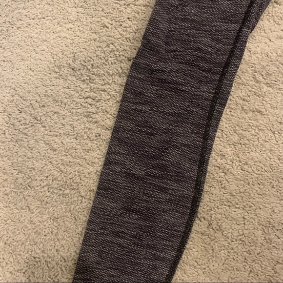 Lululemon leggings size 2 like new - Picture 5 of 5